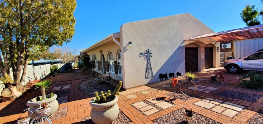 4 Bedroom Property for Sale in Flora Park Northern Cape